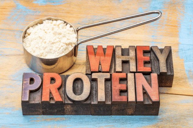 Whey protein vs. BCAAs – how and why should you use these supplements?